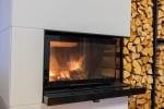 Comment choisir une cheminée à bois qui valorise votre intérieur ?