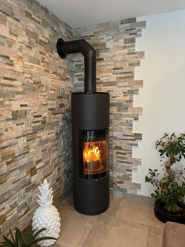poele-bois-max-blank-nimes-l-steel-chevigny-saint-sauveur.jpg